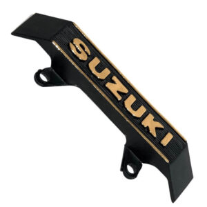 Emblema frontal suzuKi ax100-115 dorado